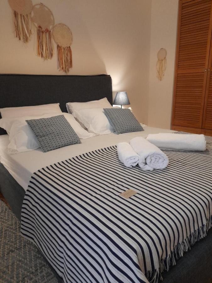 Casa Nova - Appartment Near The Sea Pireo Esterno foto